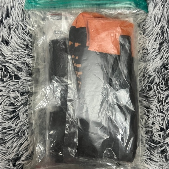 ActiVHeat Battery Heated Sock Liners Takes 6XAA Batteries Size Medium - Picture 3 of 3